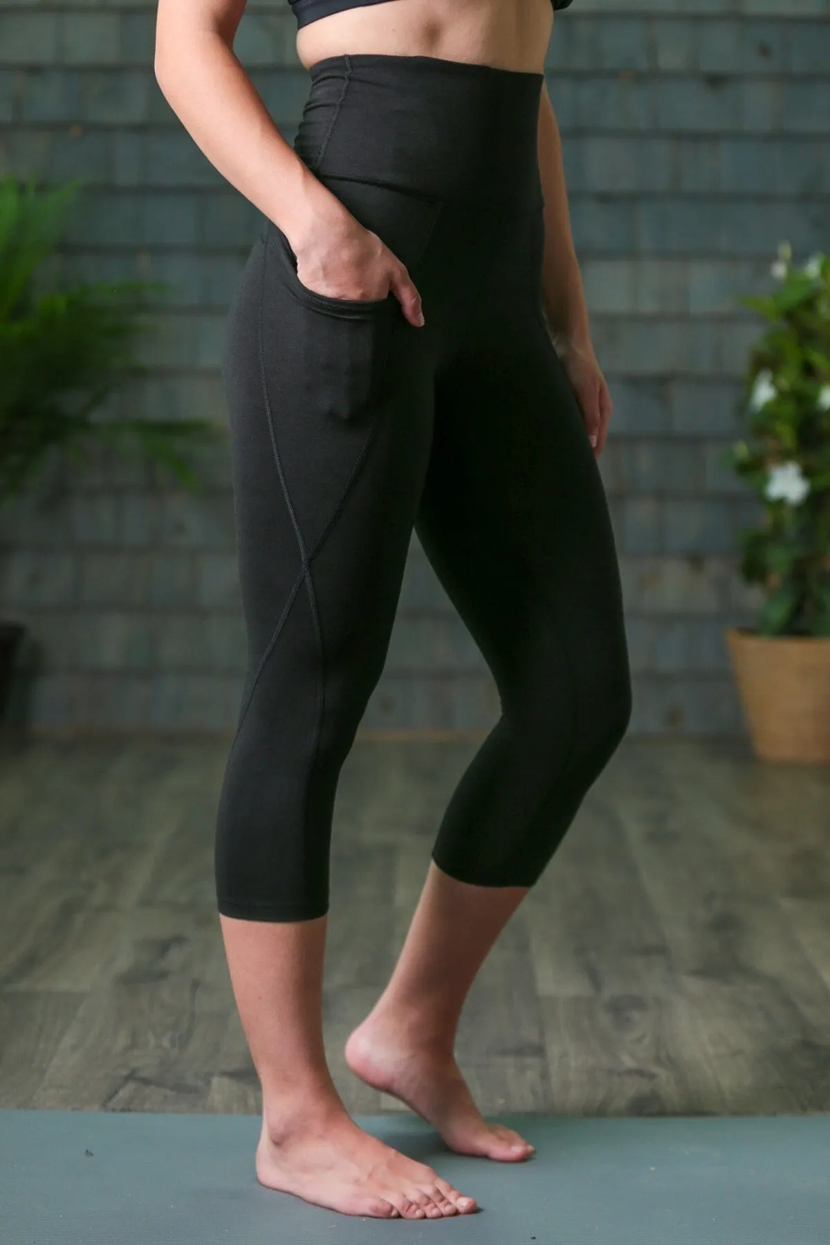 Women's EcoFabric™ Super High-Rise Active 18" Capri - OUTLET - FINAL SALE
